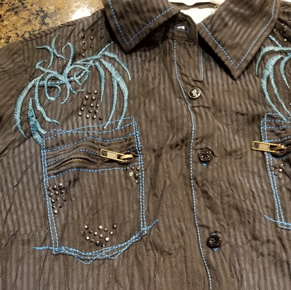 Women’s Roar Button Down Shirt - Picture 5 of 5